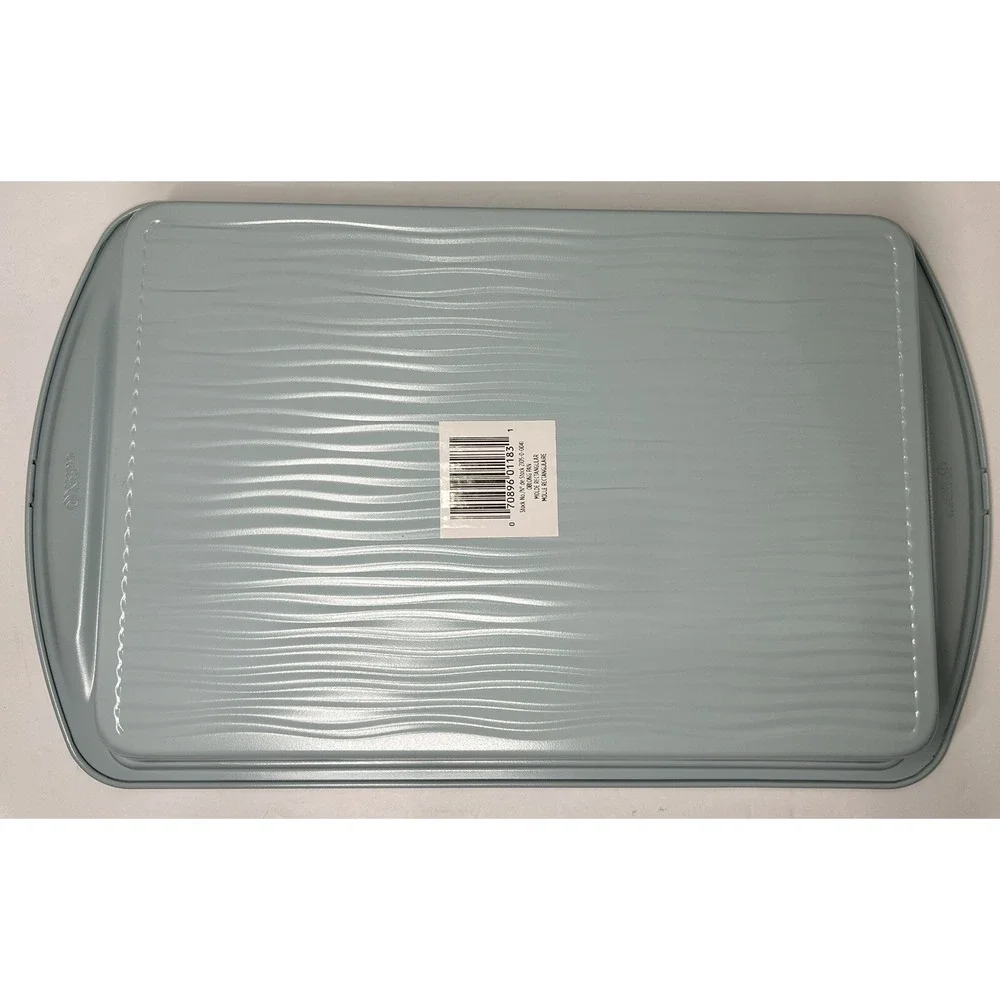 Wilton Texturra Performance Non-Stick Oblong Cake Pan 9